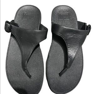 Fit Flops classic black leather sandals size 6
